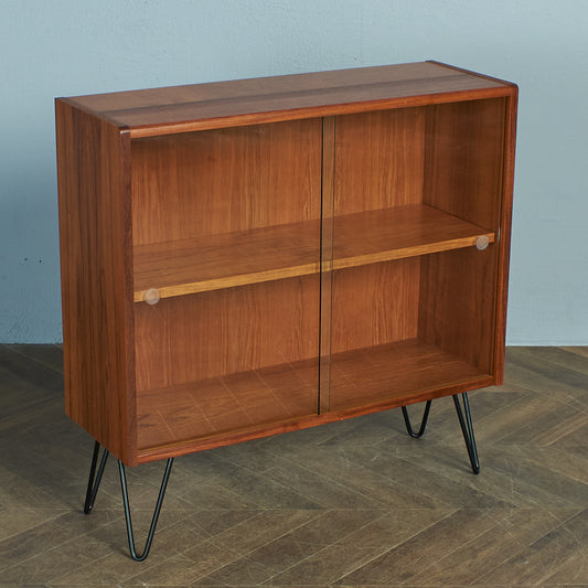 ヴィンテージ ガラスブックケース / カスタム アイアンヘアピンレッグ