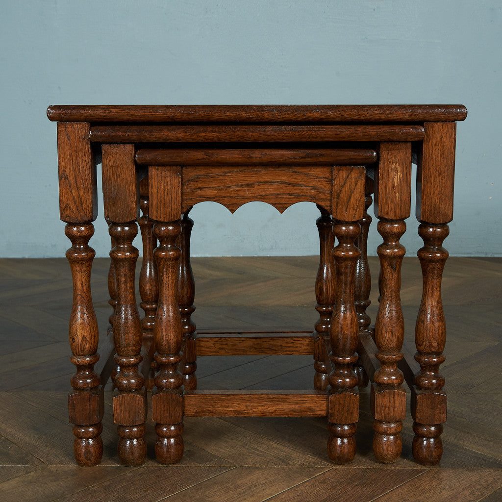 British classic oak nesting table #81756