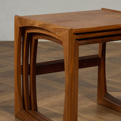 Quadrille ヴィンテージ ネストテーブル