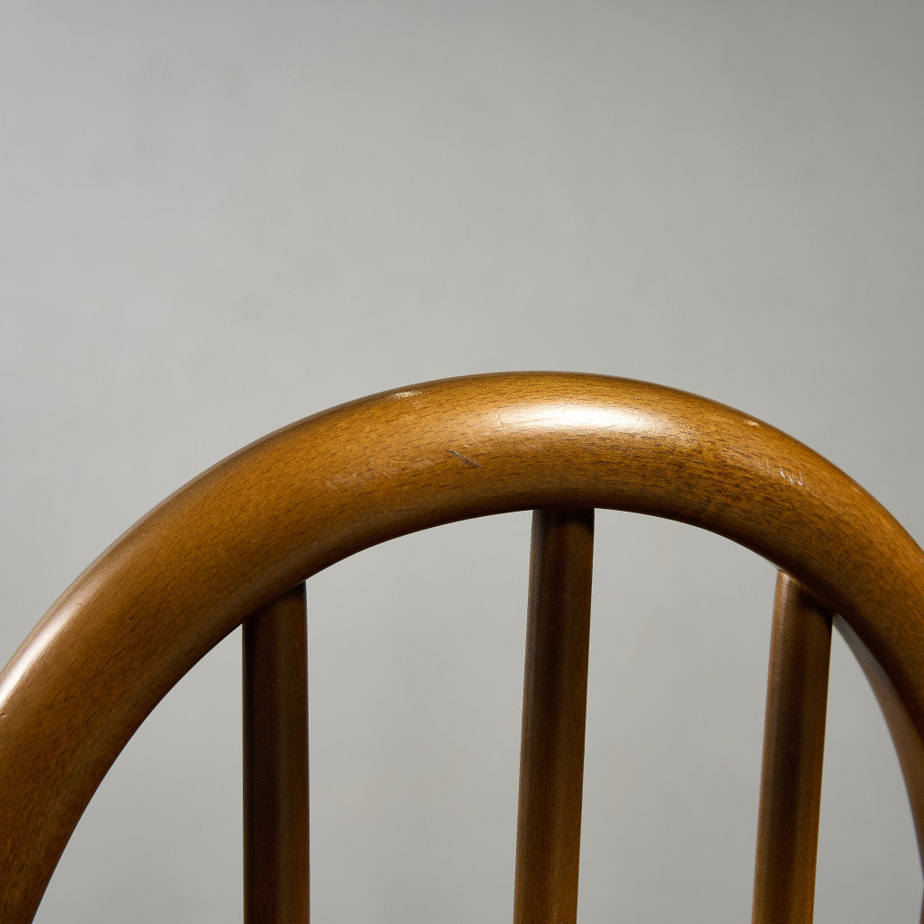 ヴィンテージ クエーカー アームチェア ラウンドゴールドラベル