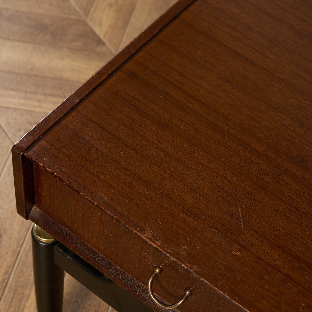 Tola&black ベッドサイドテーブル 206