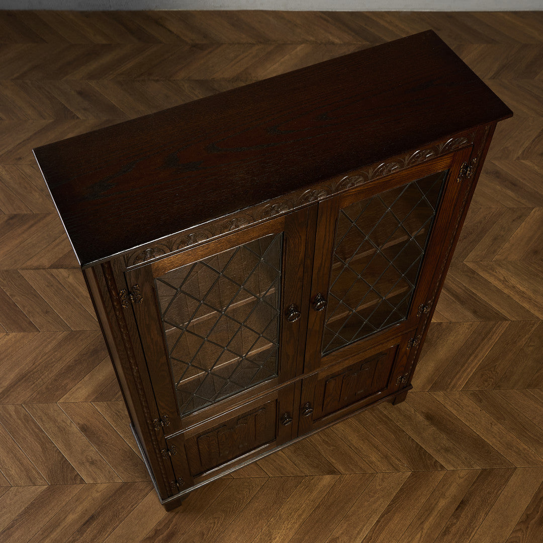 ガラス キャビネット