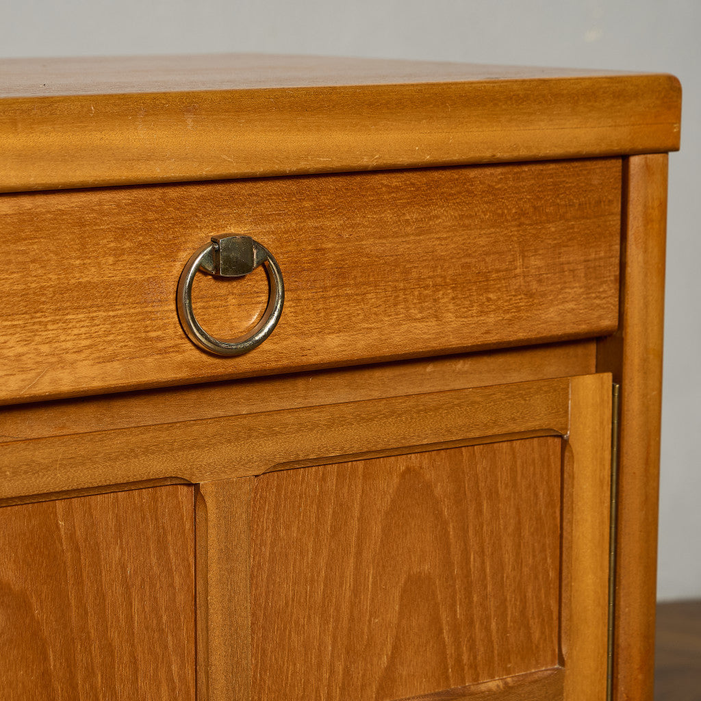 十字扉 ヴィンテージ サイドボード