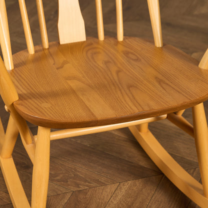 ヴィンテージ スワンバック ロッキングチェア ラウンド型メタルラベル