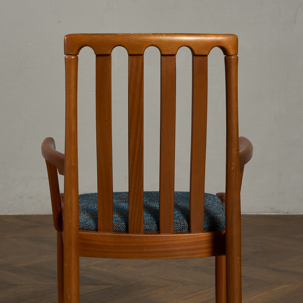 スラットバック アームチェア 座面張替え済み (LUUM)