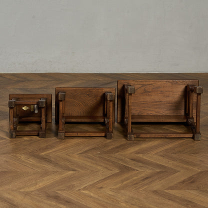 ネストテーブル