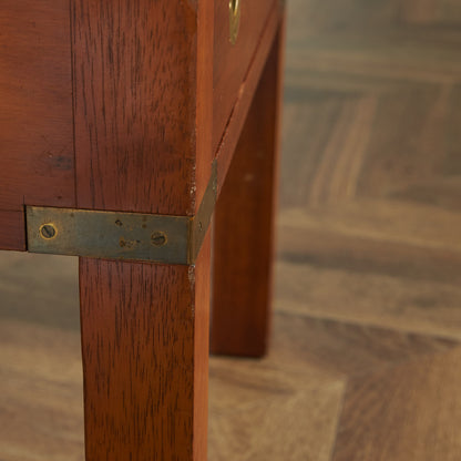 英国ヴィンテージ ベッドサイドキャビネット