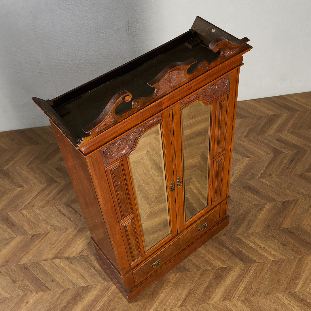 英国 アンティーク ワードローブ