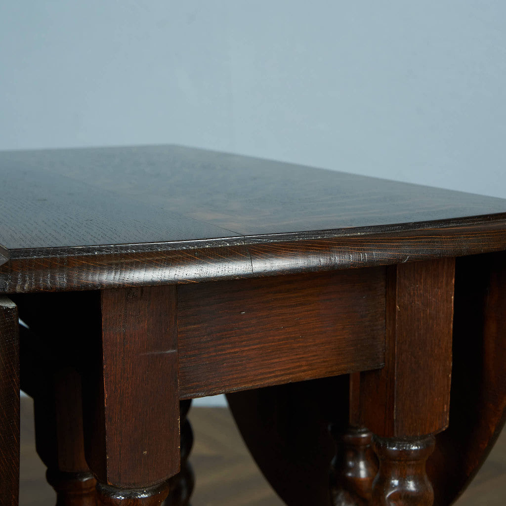 British Classic Drop Leaf Gateleg Table #83852