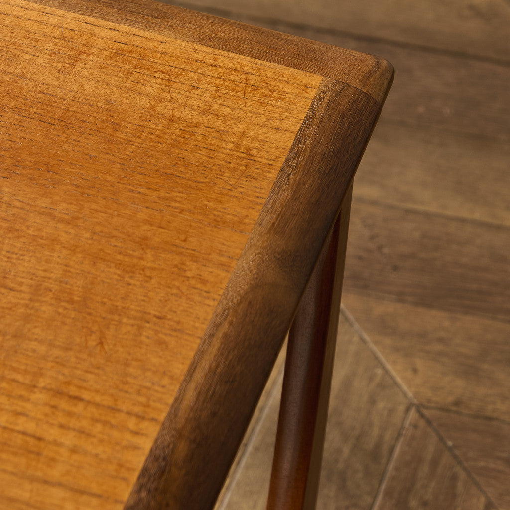 Astro ネスト コーヒーテーブル