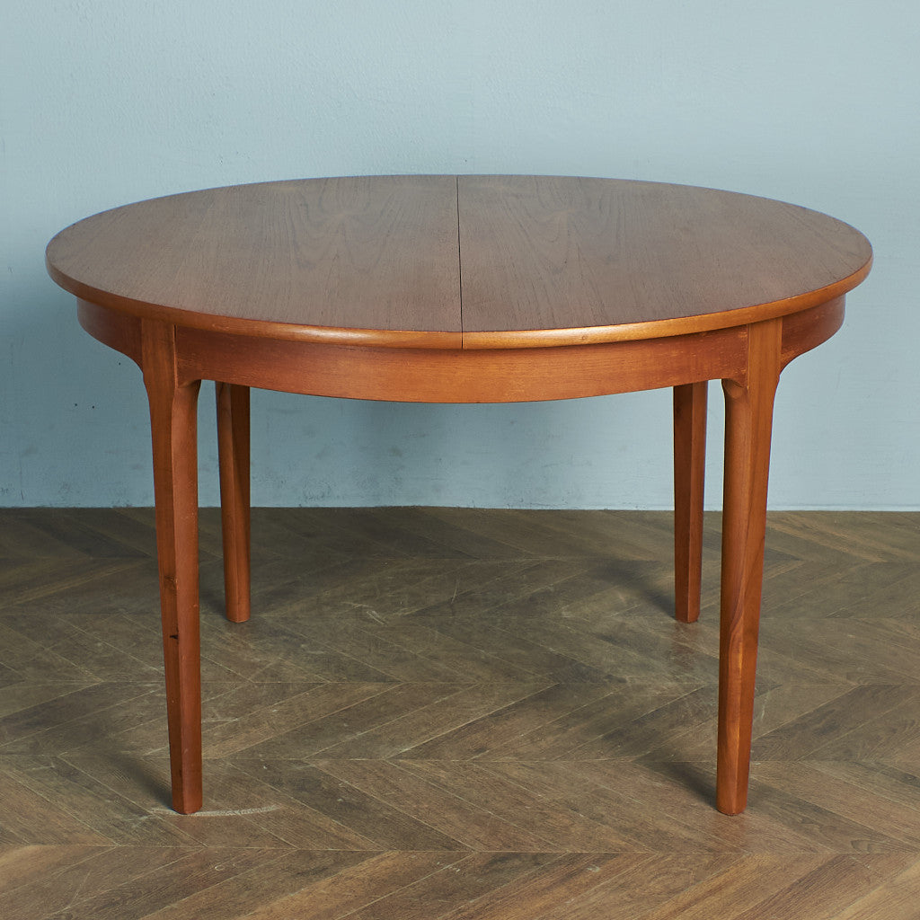 Nathan Extendable Round Dining Table #77333