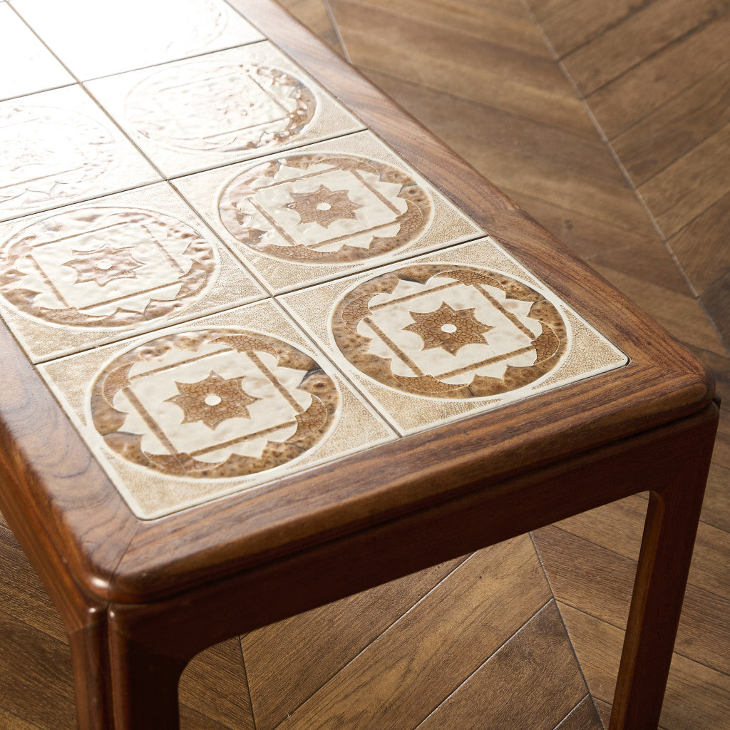 タイルトップ コーヒーテーブル