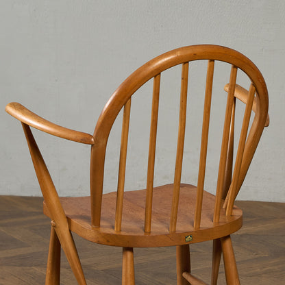 フープバックアームチェア