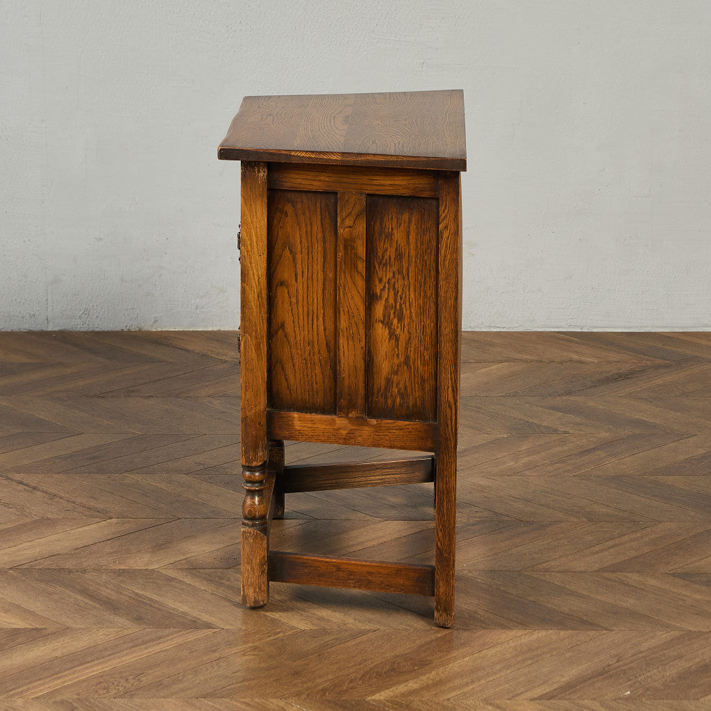 英国 クラシック キャビネット