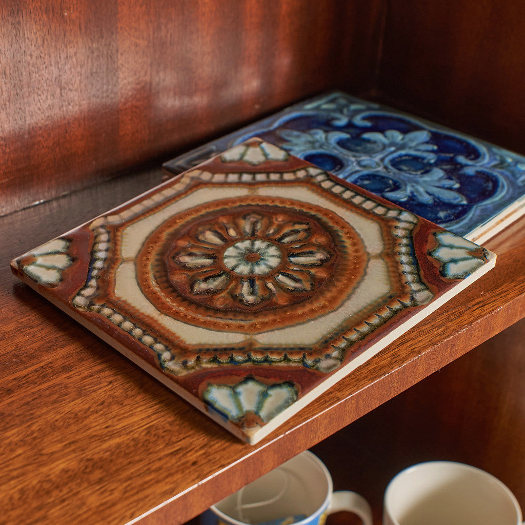 TILE POT STAND / BROWN