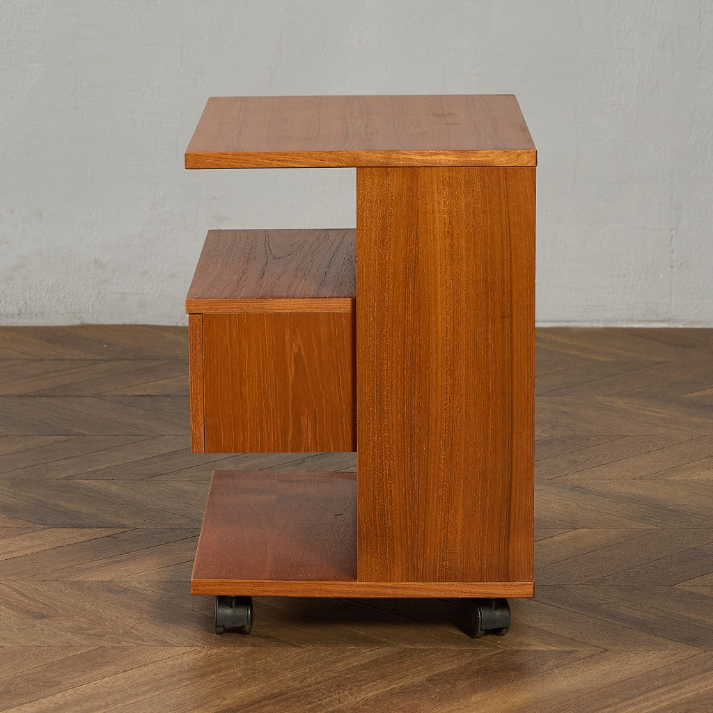 英国 ヴィンテージ ベッドサイド キャビネット