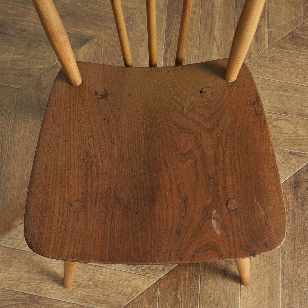 スティックバックチェア