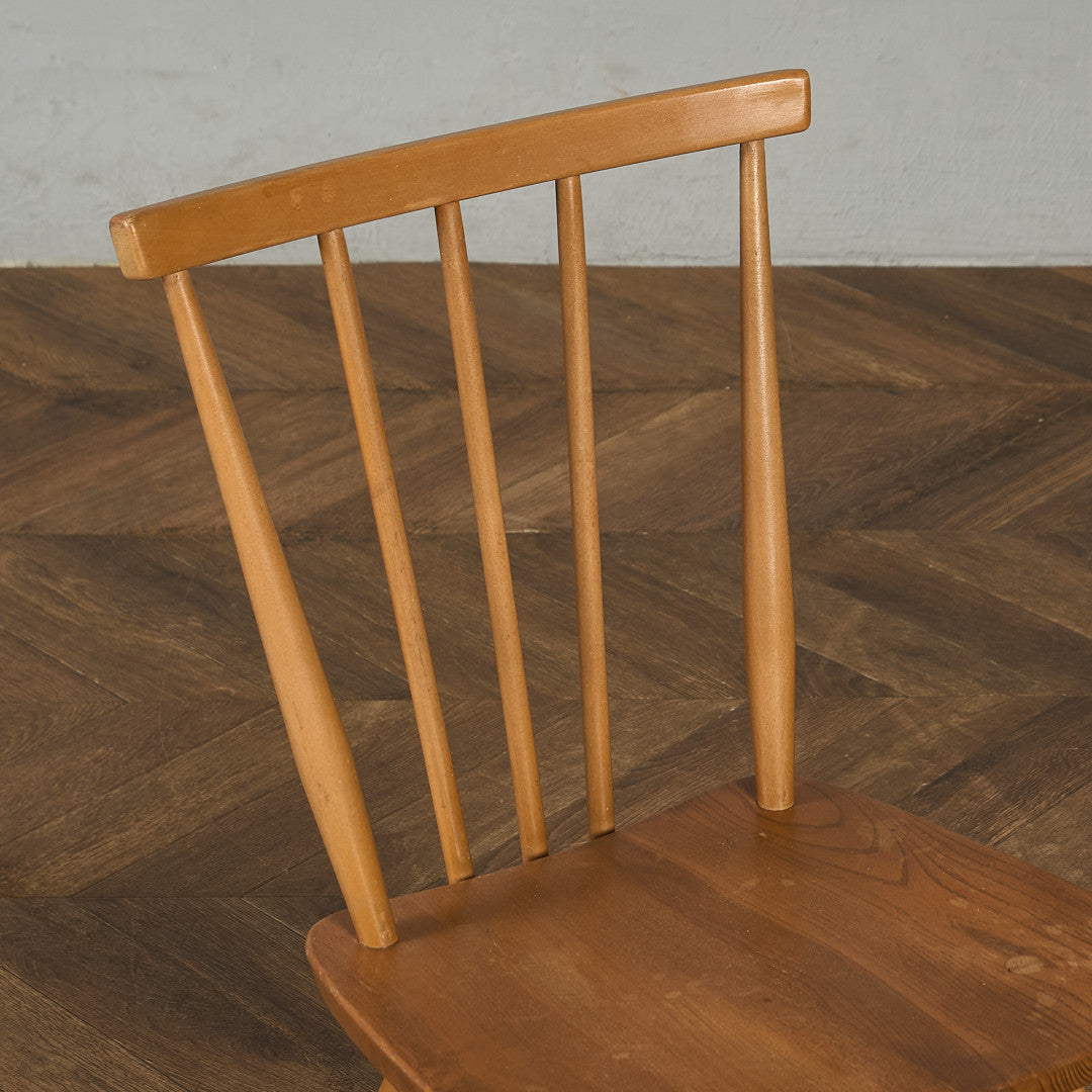 スティックバックチェア