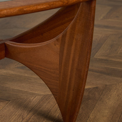 astro オーバルコーヒーテーブル