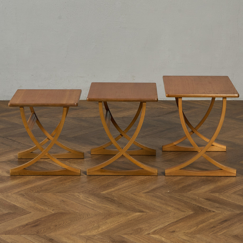 ネストテーブル