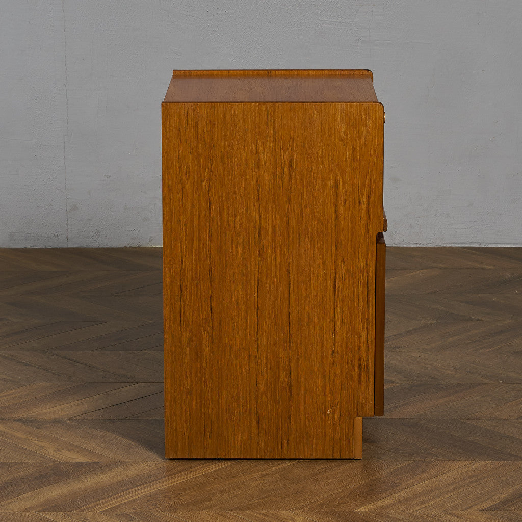 ヴィンテージ 十字扉 スモールキャビネット