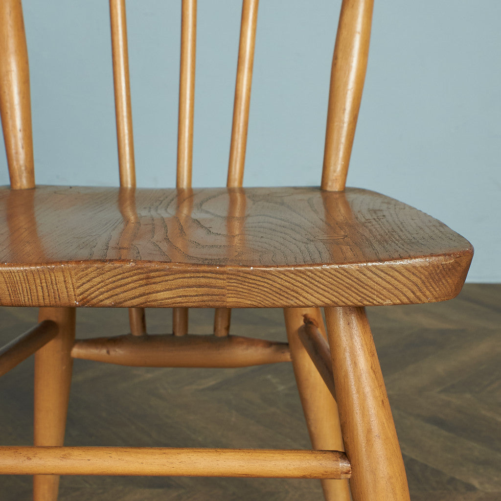 スティックバックチェア