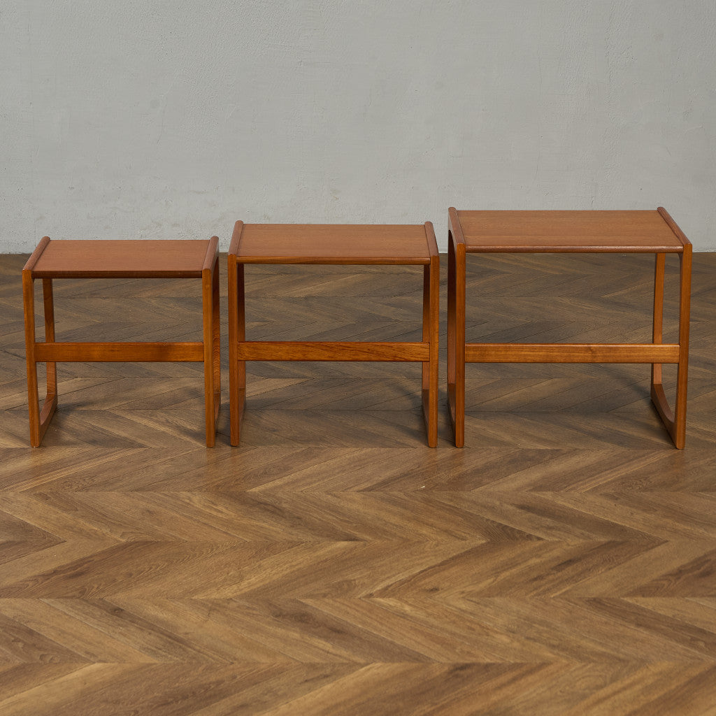 Quadrille ヴィンテージ ネストテーブル