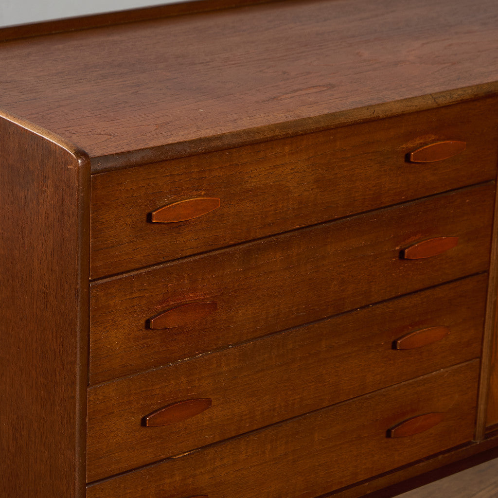 イギリス ヴィンテージ サイドボード