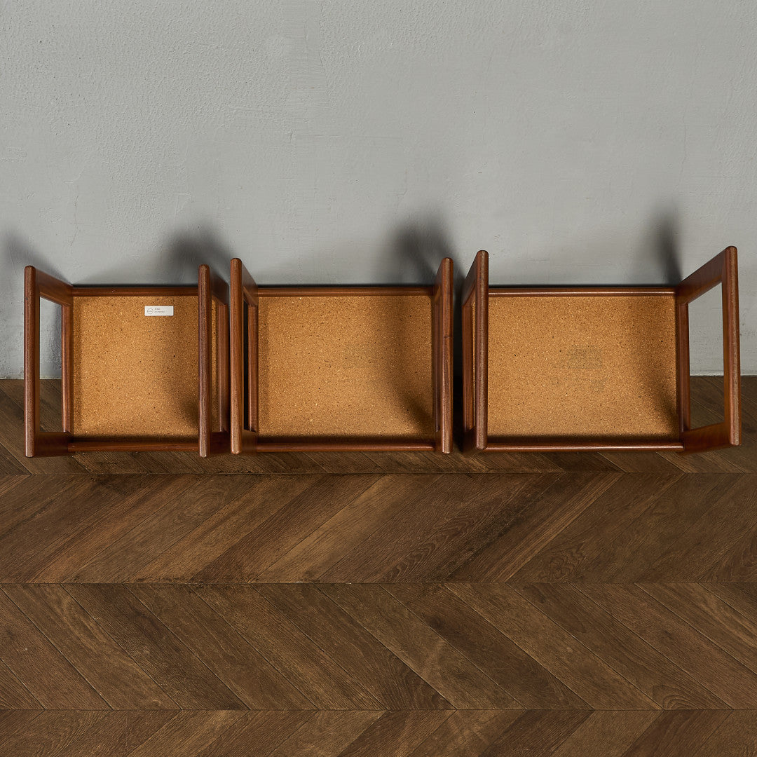 英国 ヴィンテージ タイルトップ ネストテーブル #91883