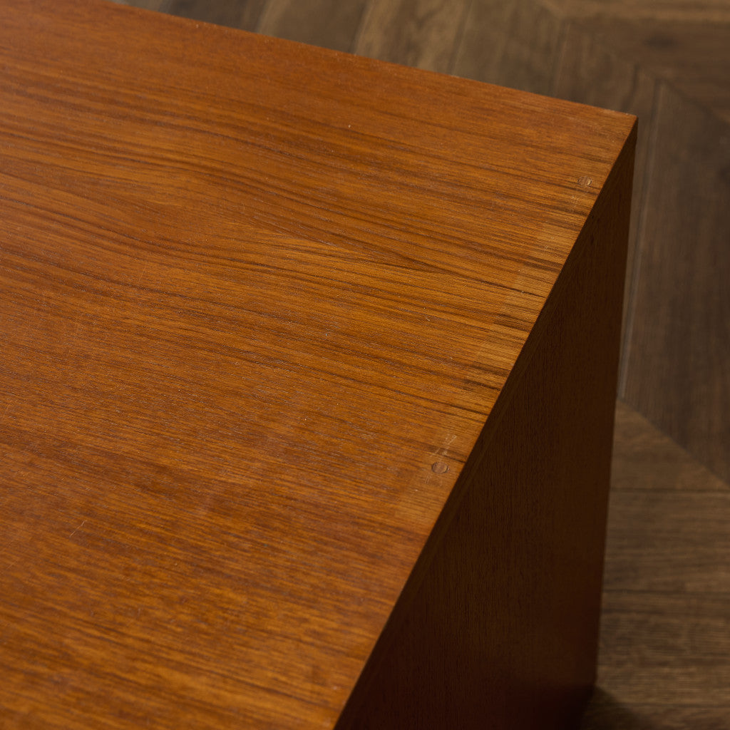 英国 ヴィンテージ キャビネット