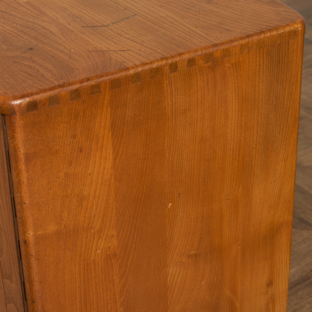 ウィンザー サイドボード