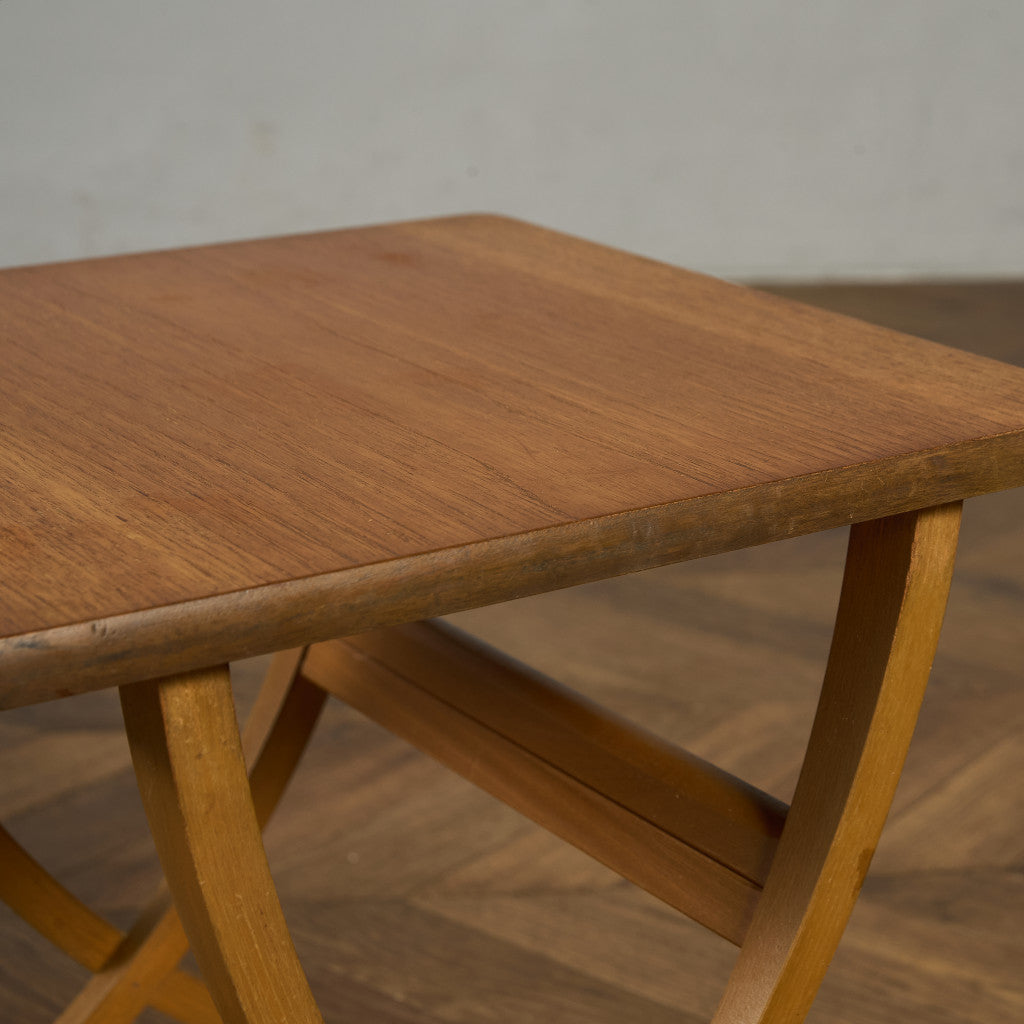 ネストテーブル