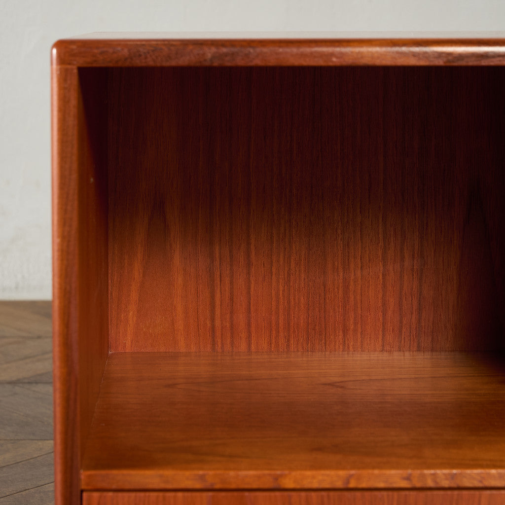 Fresco ナイトテーブル