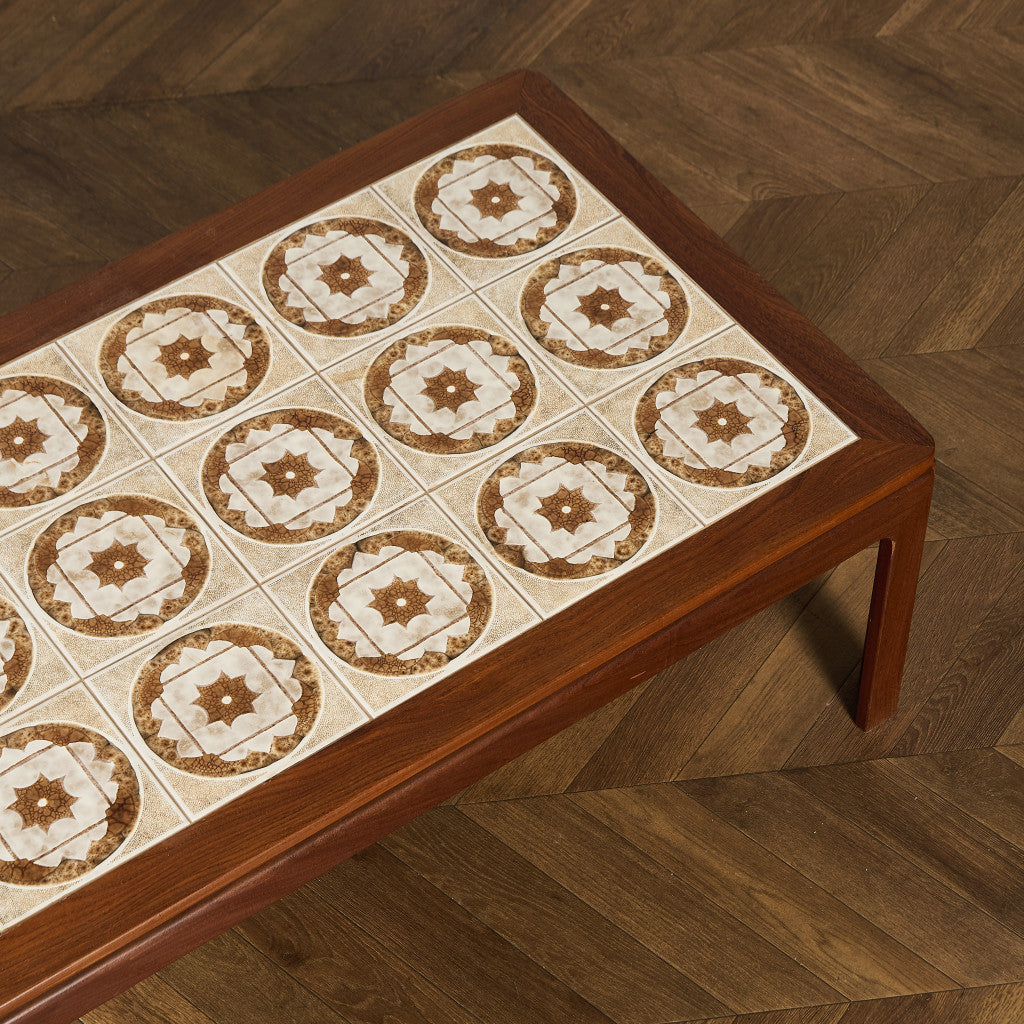 タイルトップ コーヒーテーブル