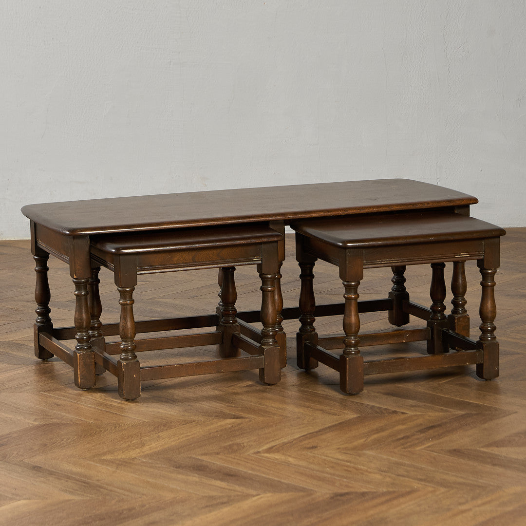 ネスト コーヒーテーブル