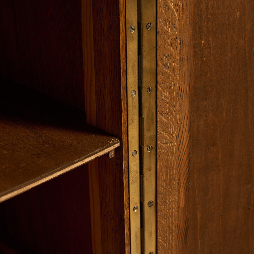 英国 クラシック ベッドサイド キャビネット