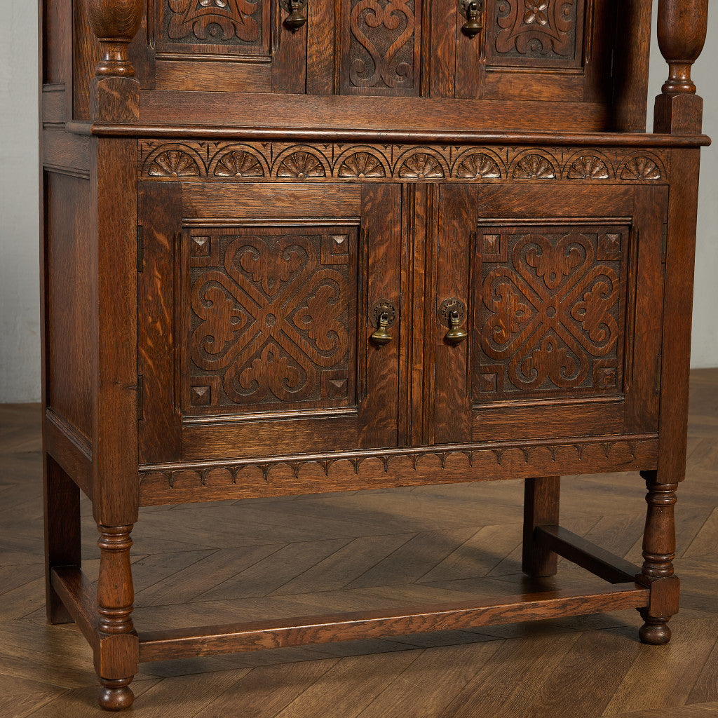 英国 クラシック コートカップボード