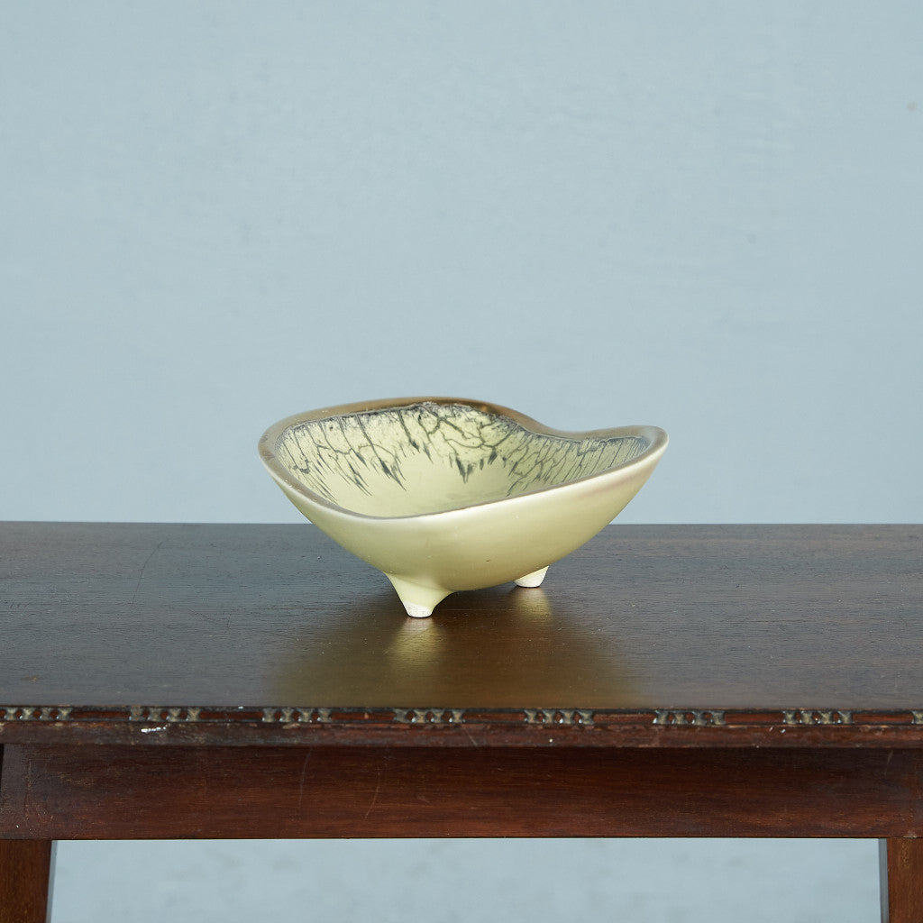 German Art Pottery プレート