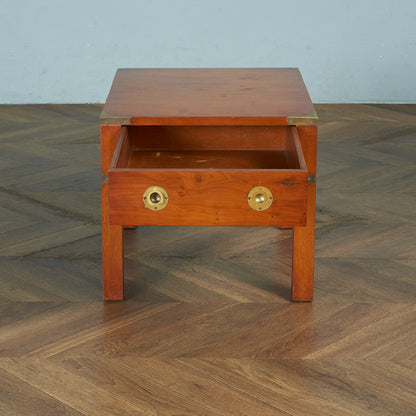 英国ヴィンテージ ベッドサイドキャビネット