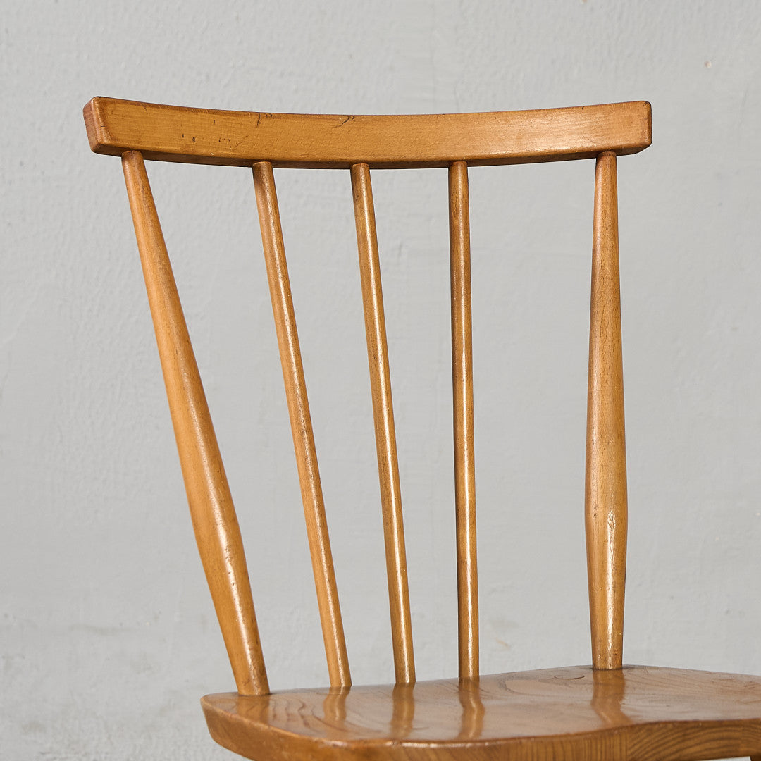 スティックバックチェア