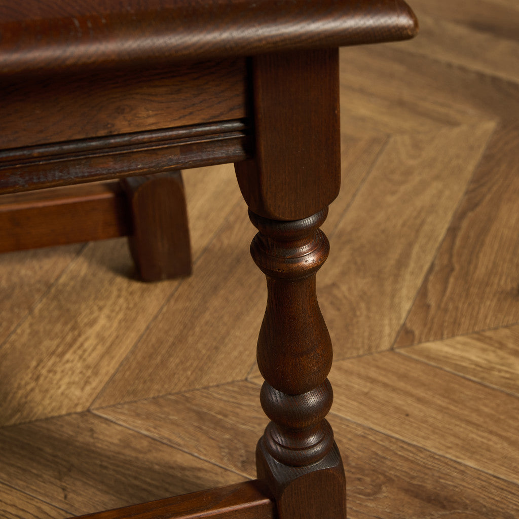 ネストテーブル