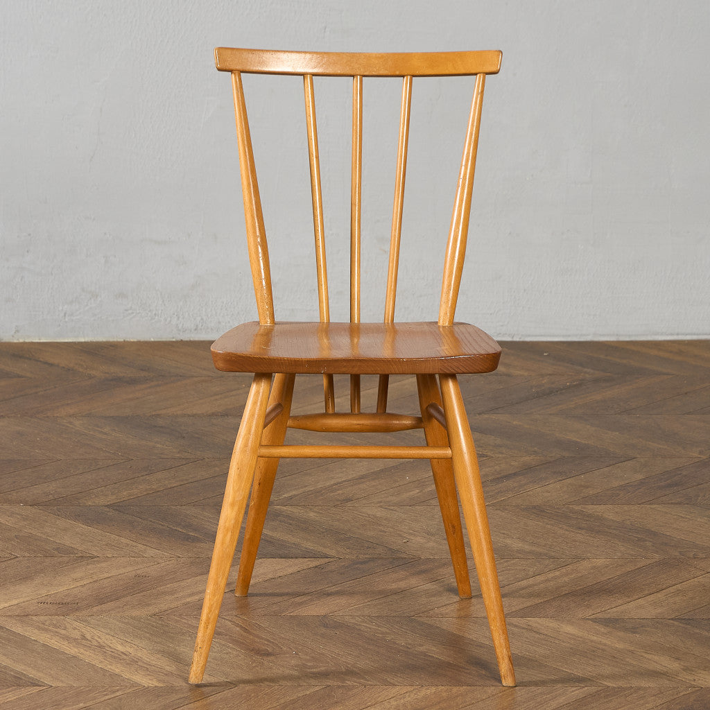 スティックバックチェア