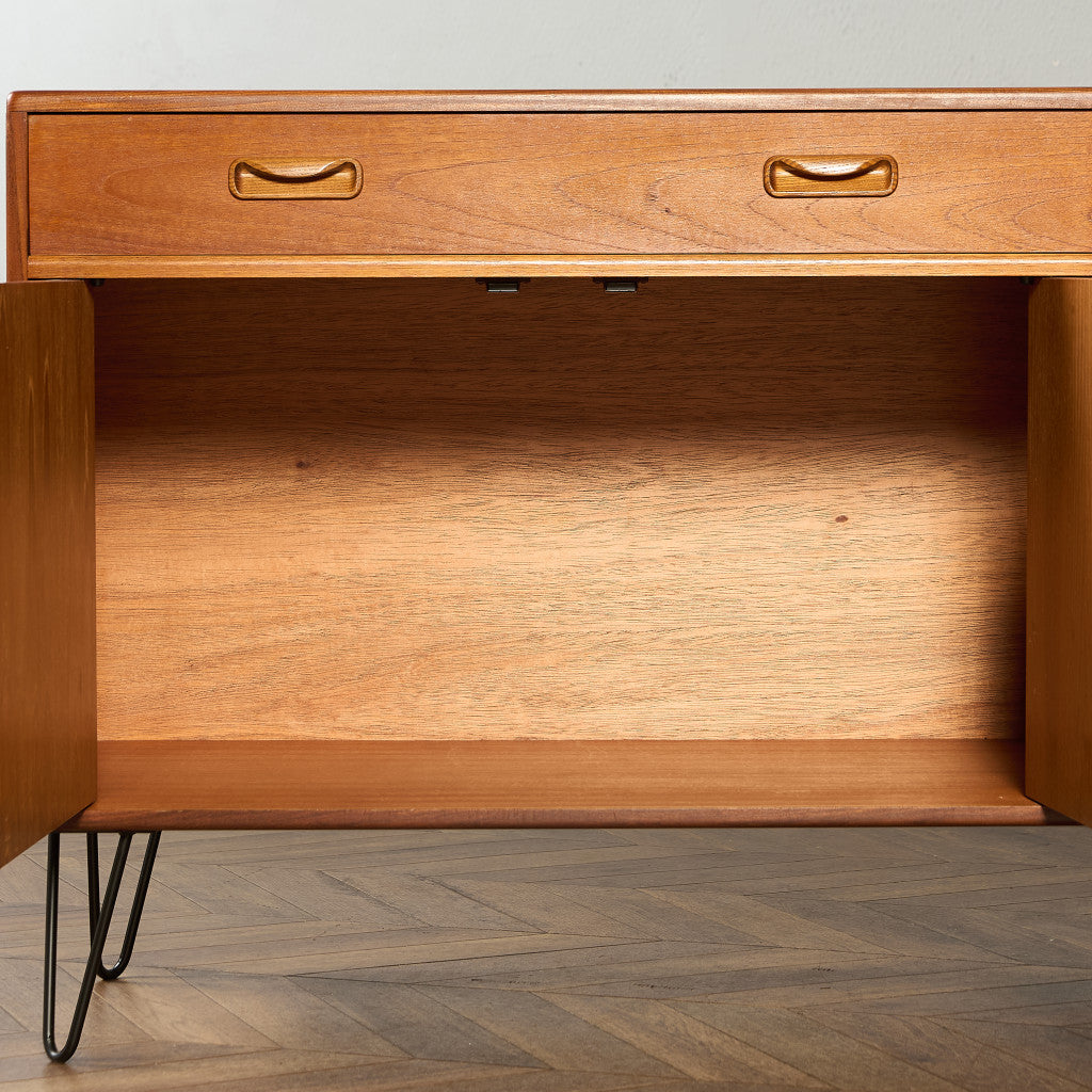 Fresco ヴィンテージ サイドボード カスタム アイアン ヘアピンレッグ