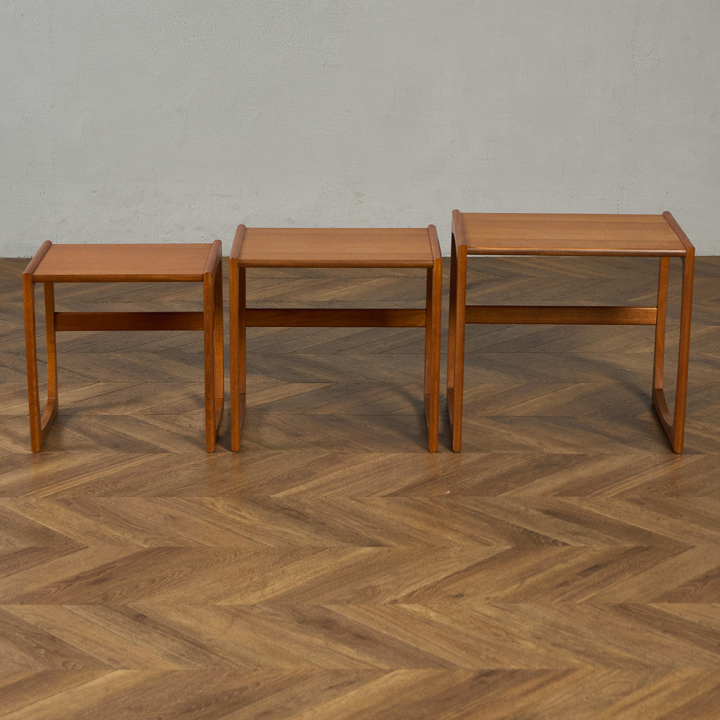 Quadrille ヴィンテージ ネストテーブル