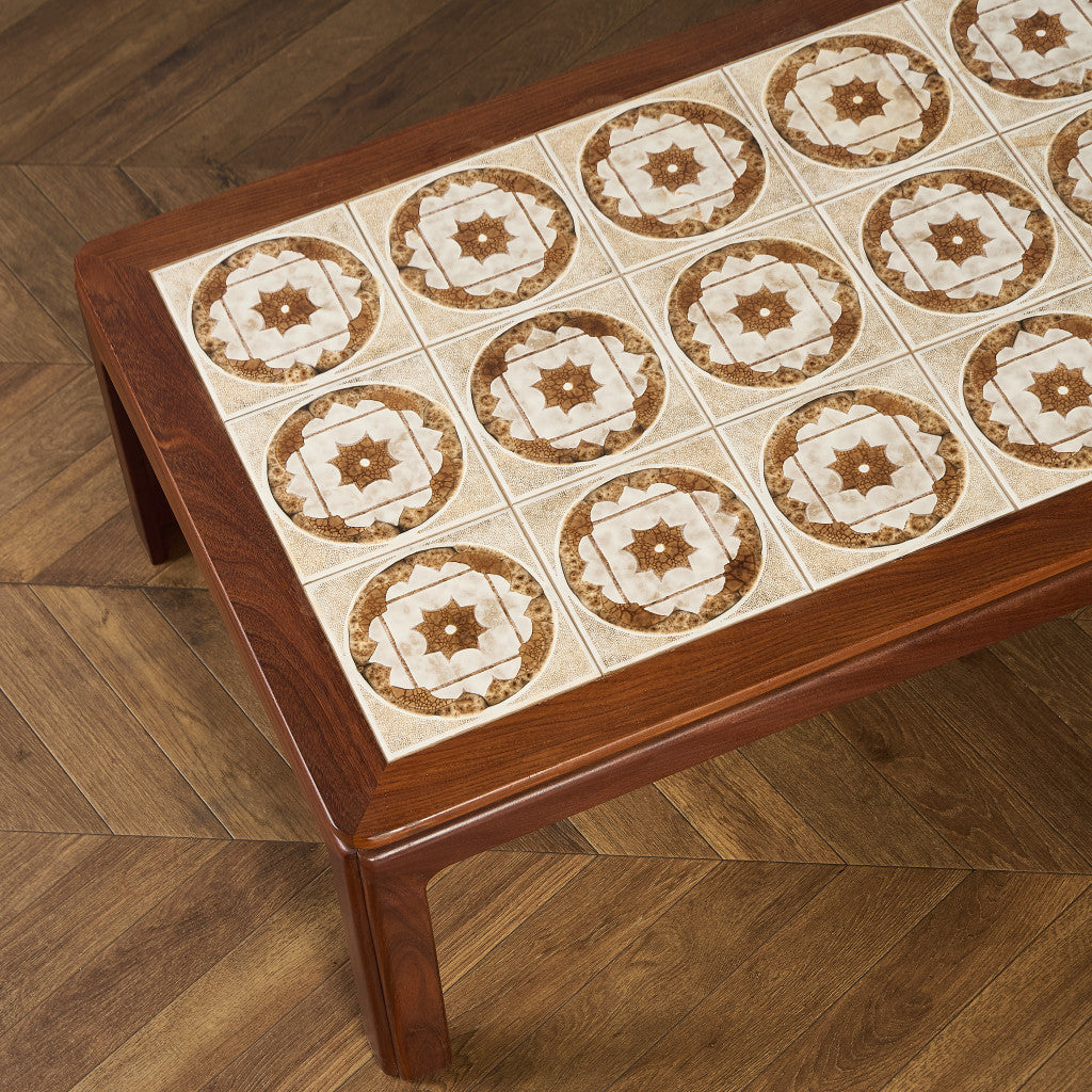 タイルトップ コーヒーテーブル