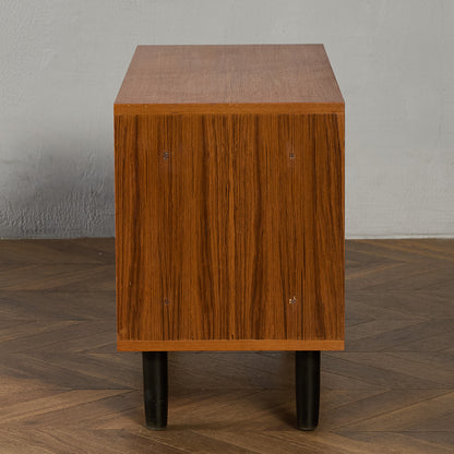 英国 ヴィンテージ キャビネット