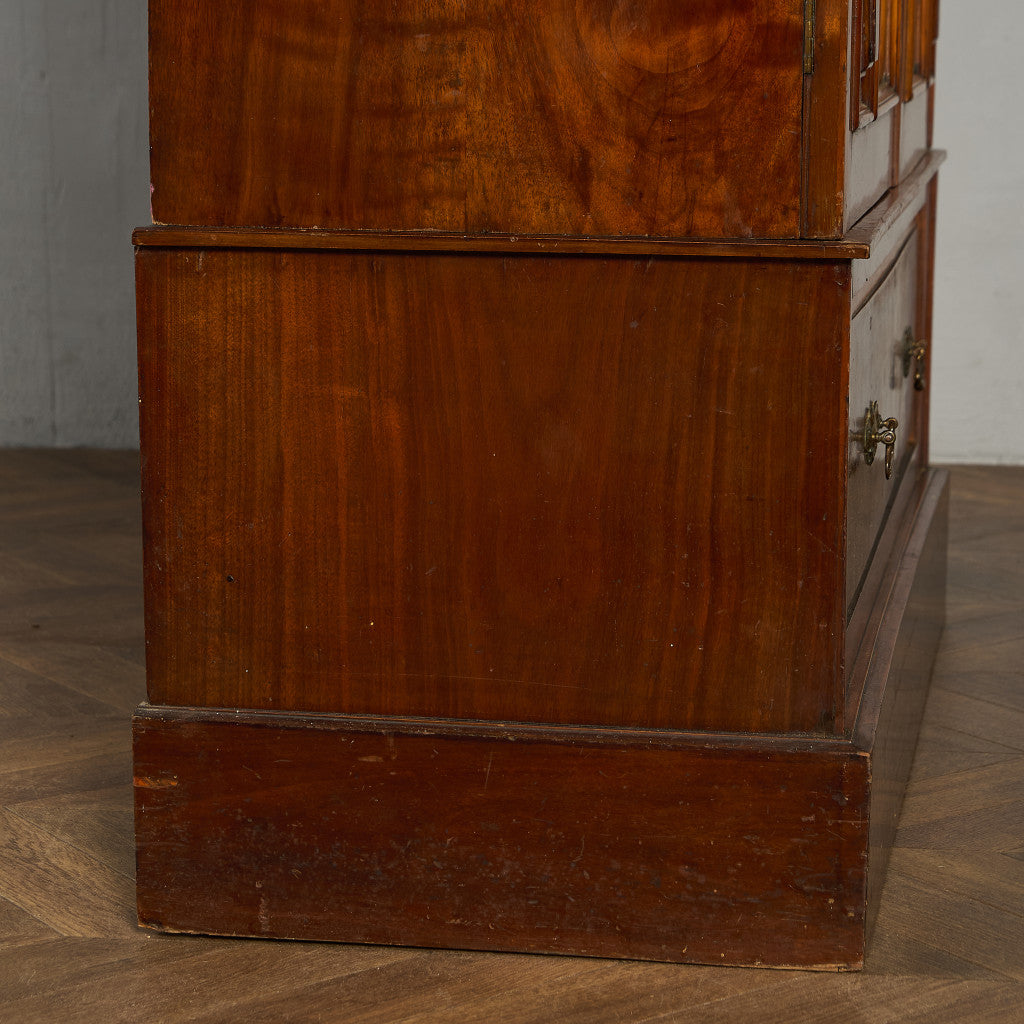 英国 アンティーク ワードローブ