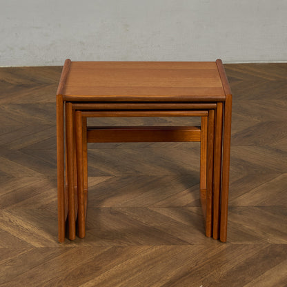 Quadrille ヴィンテージ ネストテーブル