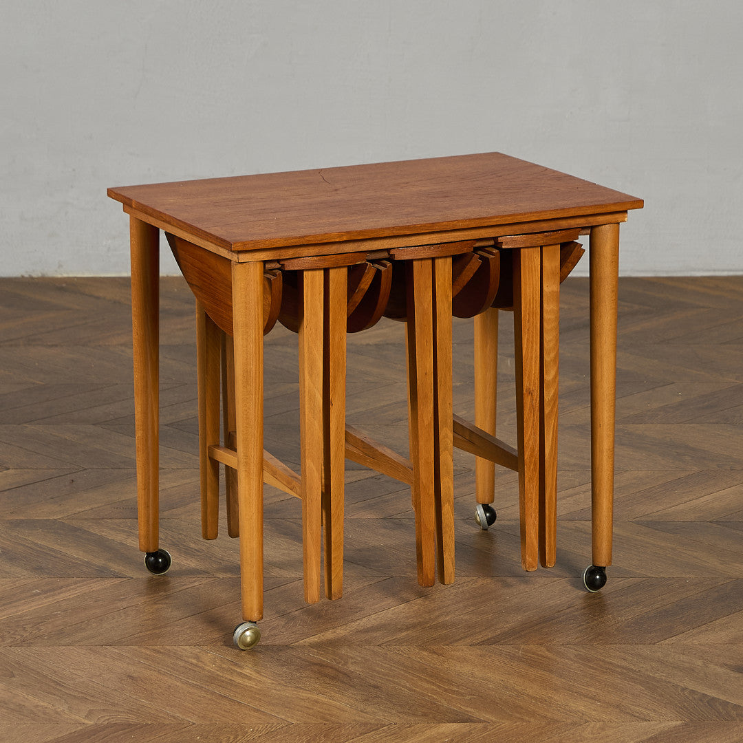 ノヴィ・ドモフ Novy Domov Novy Domov社 Poul Hundevad ネスト