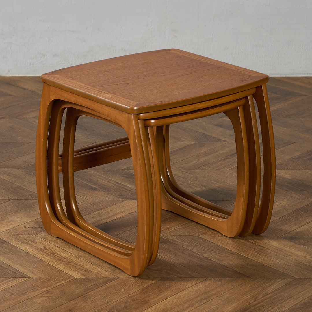 Burlington ネストテーブル